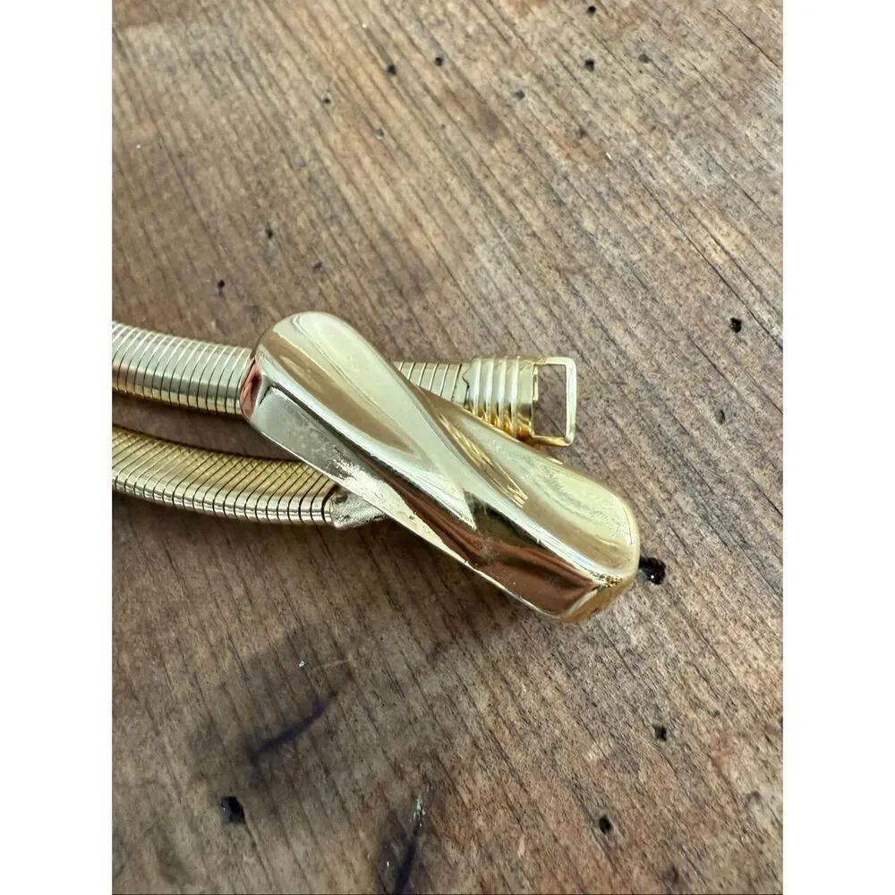 Vintage 80s Gold Tone Stretch Belt Beveled Rectangular Clip Buckle M